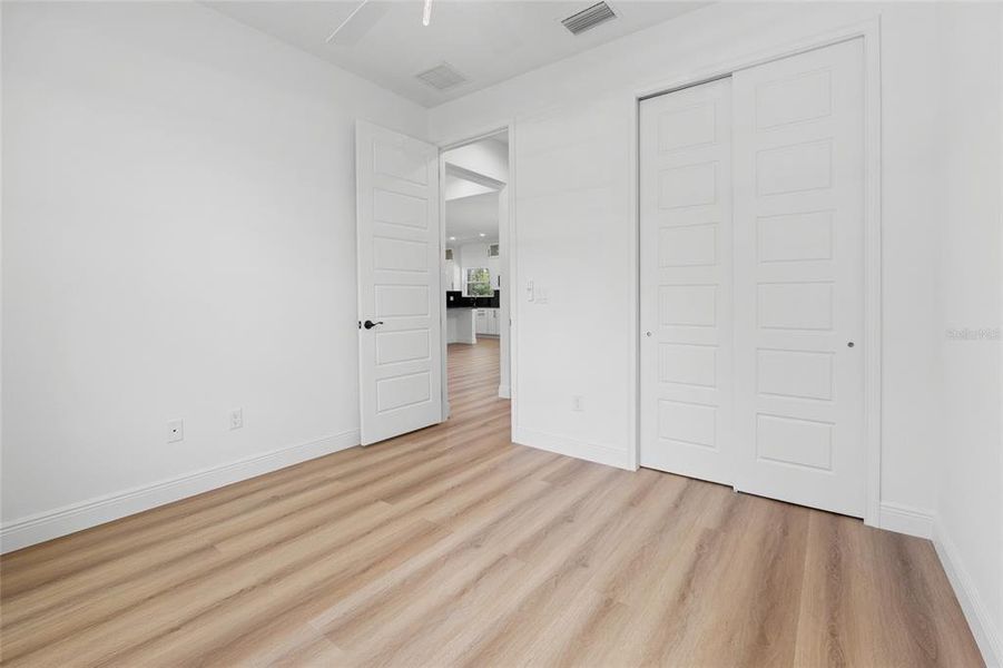 Spacious, unfurnished interior of a new home in , Dunnellon (Image 18).