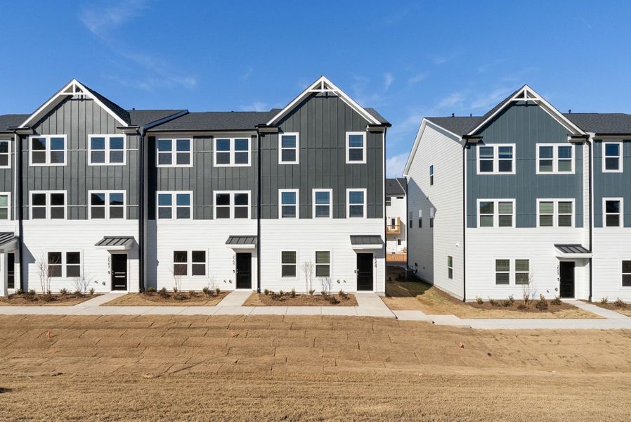 Image 27 of a home in Huxley.