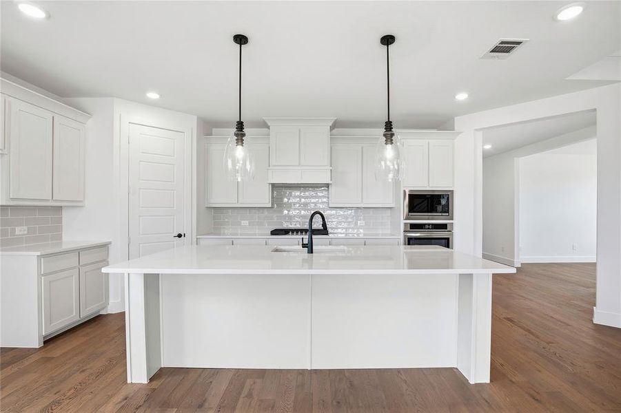 Furnished interior view inside a new home in Talon Hills, Fort Worth (Image 15). Furnished interior view inside a new home in Talon Hills, Fort Worth (Image 15).