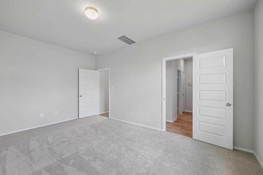 Spacious, unfurnished interior of a new home in Edgebrooke, Pflugerville (Image 22). Spacious, unfurnished interior of a new home in Edgebrooke, Pflugerville (Image 22).