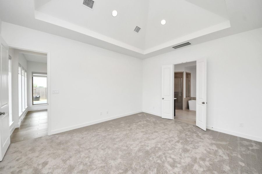 Spacious, unfurnished interior of a new home in Valencia, Manvel (Image 32). Spacious, unfurnished interior of a new home in Valencia, Manvel (Image 32).