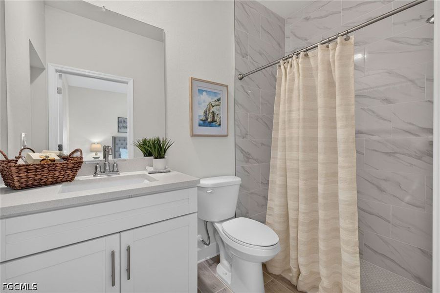 Furnished interior view inside a new home in Cape Coral, Cape Coral (Image 31).