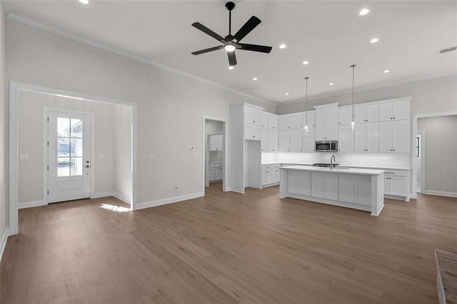 Spacious, unfurnished interior of a new home in , Woodway (Image 22). Spacious, unfurnished interior of a new home in , Woodway (Image 22).