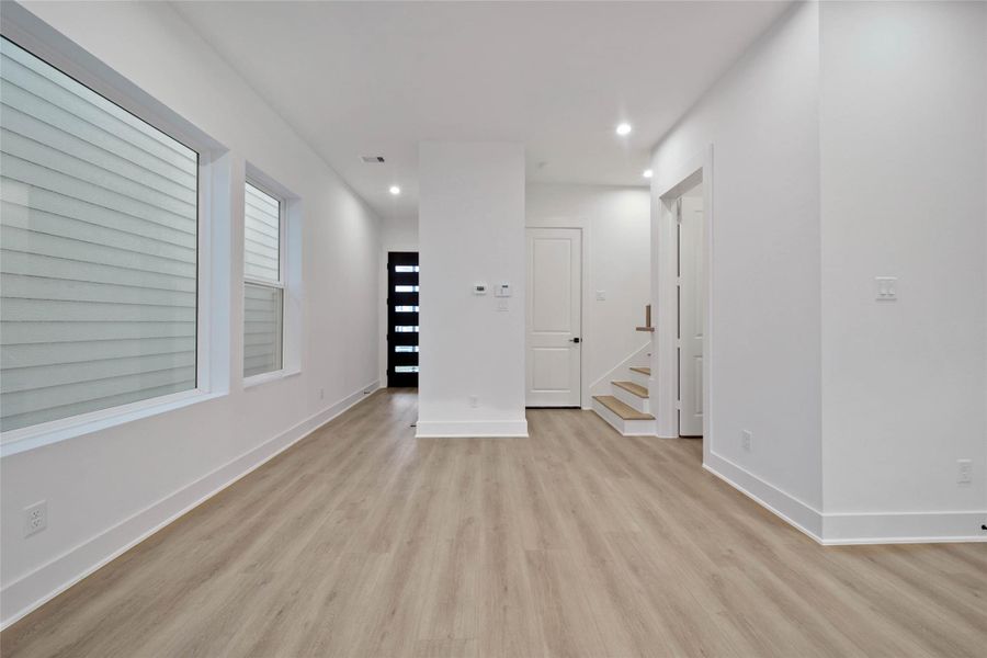 Spacious, unfurnished interior of a new home in , Houston (Image 28).