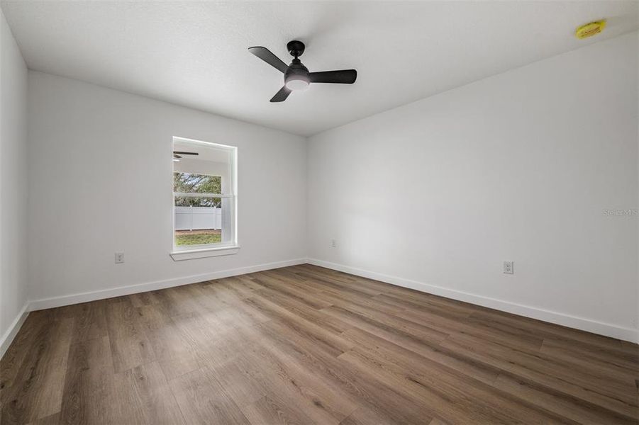 Spacious, unfurnished interior of a new home in , Dade City (Image 32).