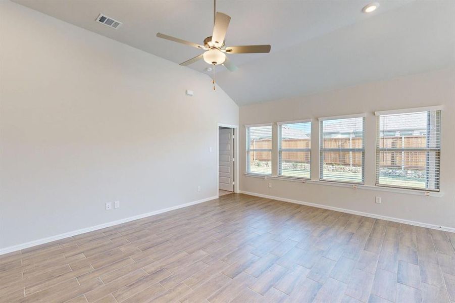 Spacious, unfurnished interior of a new home in Mobberly Farms, Pilot Point (Image 32).