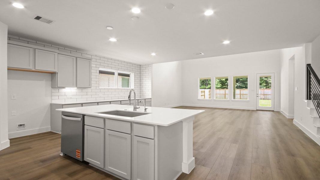 Furnished interior view inside a new home in Silverthorne, Conroe (Image 12).