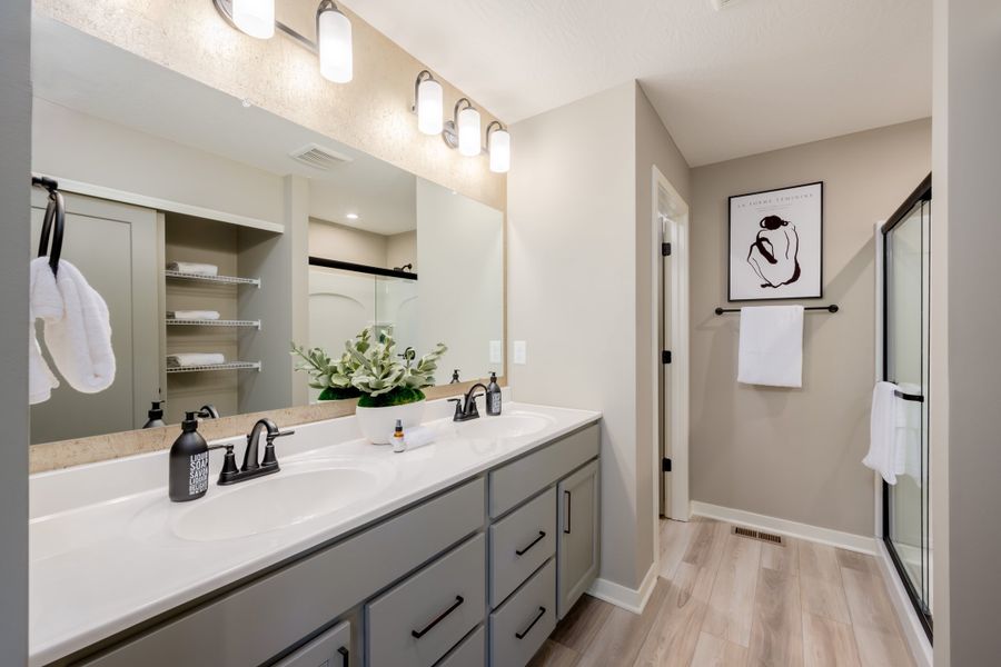 Representative furnished interior of a home built from the Jensen by Fischer Homes in Three Rivers, Euharlee (Image 37).