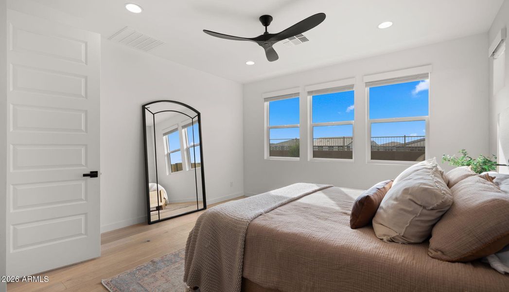 32-web-or-mls-Primary Bedroom7