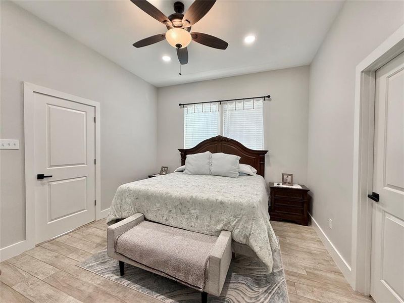 Furnished interior view inside a new home in , Terrell (Image 8).