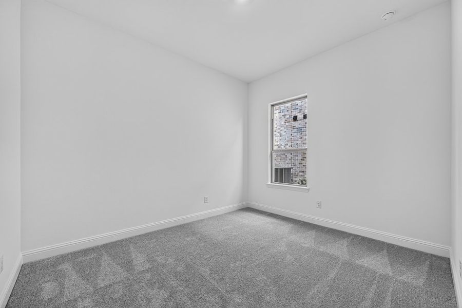 Spacious, unfurnished interior of a new home in Highland Lakes, McKinney (Image 23).
