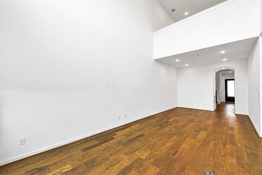 Defined dining room allows for easy placement of furniture