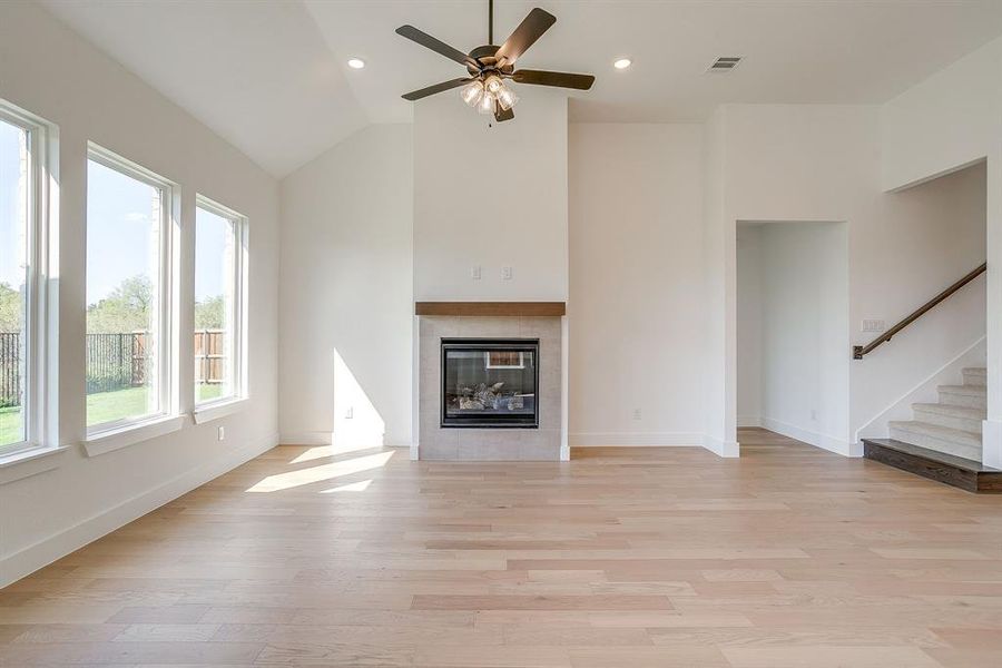 Spacious, unfurnished interior of a new home in Pecan Grove, Burleson (Image 20).