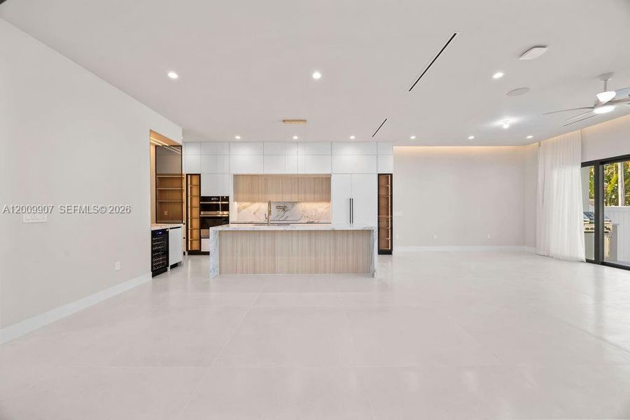 Spacious, unfurnished interior of a new home in , Fort Lauderdale (Image 58).