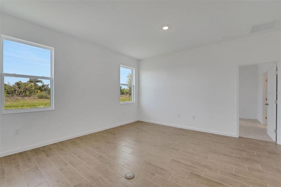 Spacious, unfurnished interior of a new home in Willowbrook North, Winter Haven (Image 12). Spacious, unfurnished interior of a new home in Willowbrook North, Winter Haven (Image 12).