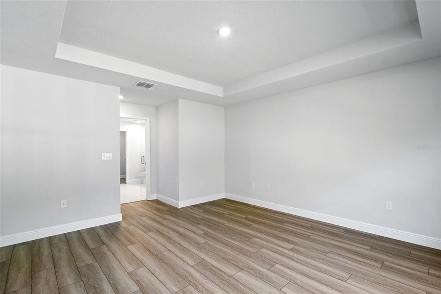 Spacious, unfurnished interior of a new home in , Ocala (Image 38).