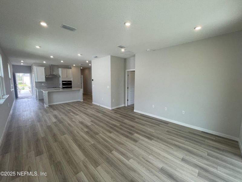 Spacious, unfurnished interior of a new home in Palm Series at Seminole Palms, Palm Coast (Image 15).
