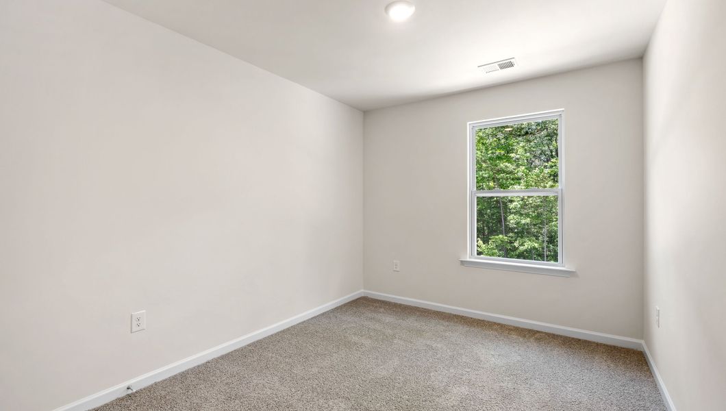 Spacious, unfurnished interior of a new home in Covington Village, Greer (Image 18).