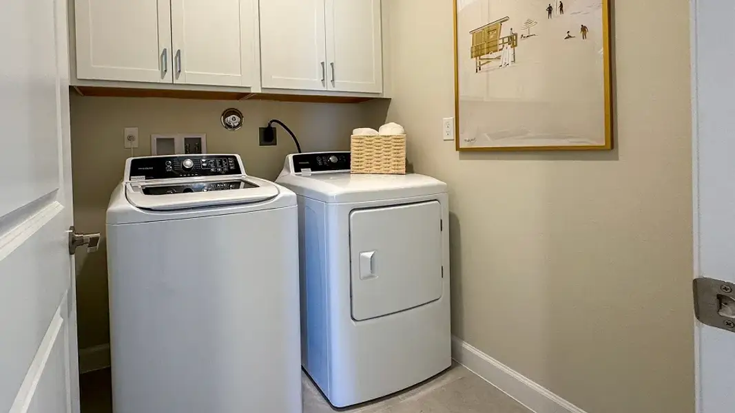 2575 Providence Laundry F2 Base2 5 2 25