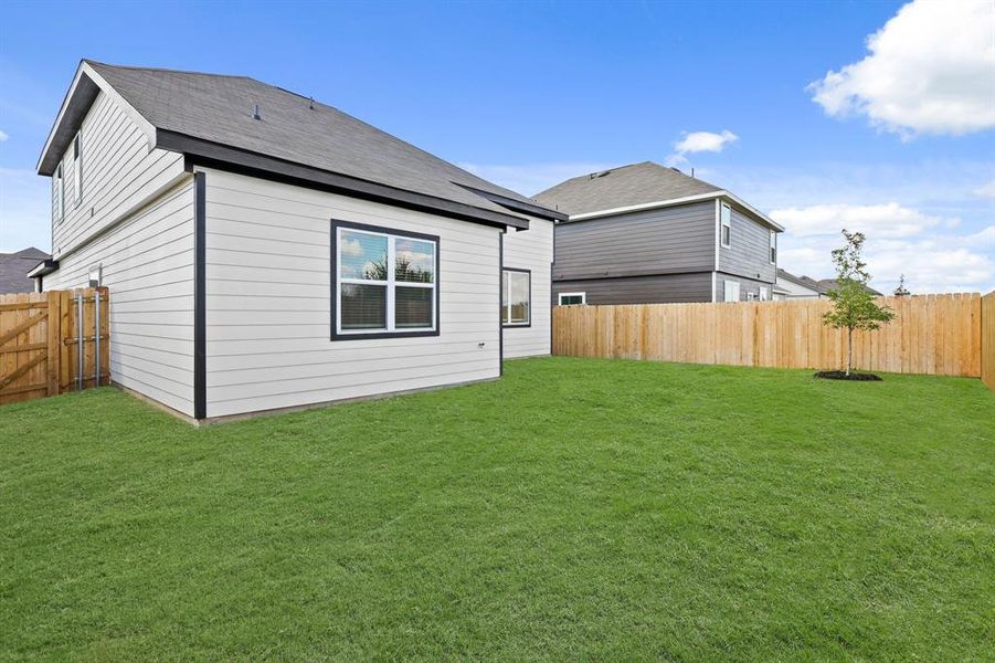 Exterior details and patio area of a home in Sycamore Landing, Fort Worth (Image 2). Exterior details and patio area of a home in Sycamore Landing, Fort Worth (Image 2).