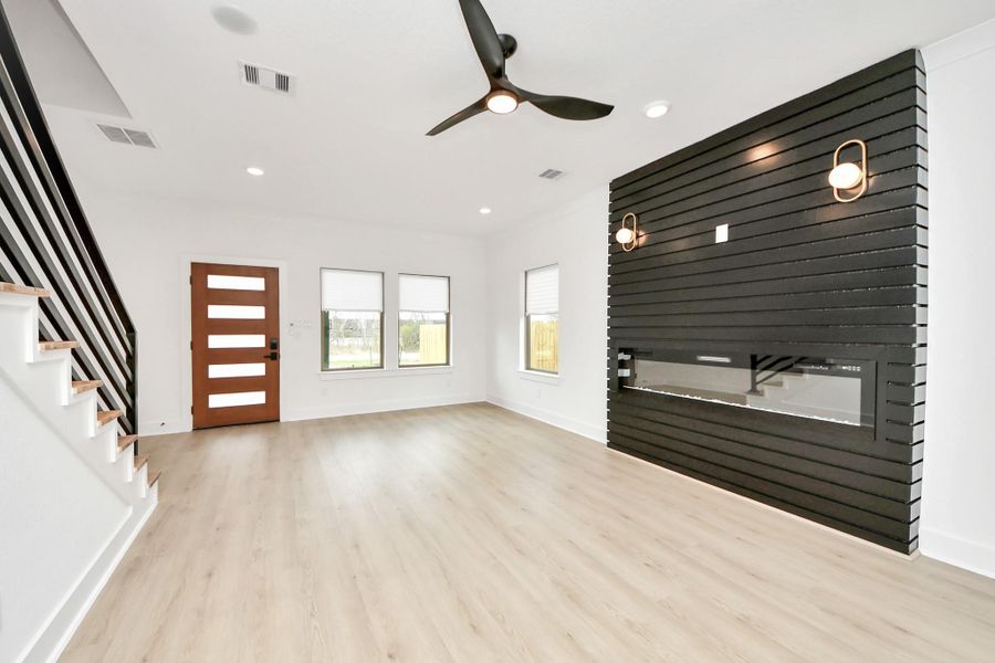 Spacious, unfurnished interior of a new home in , Houston (Image 31).