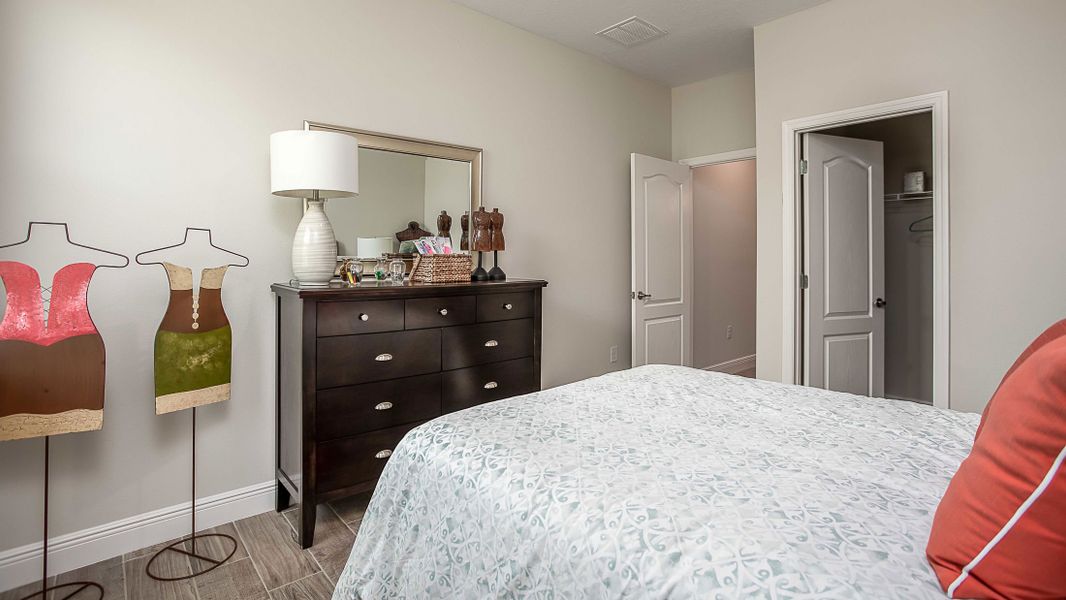 Representative furnished interior of a home built from the Sienna by Maronda Homes in Winding River, St. Marys (Image 21).