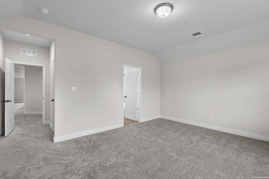 Spacious, unfurnished interior of a new home in Horizon Ridge, San Antonio (Image 19). Spacious, unfurnished interior of a new home in Horizon Ridge, San Antonio (Image 19).