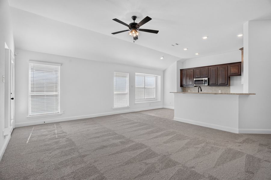 Spacious, unfurnished interior of a new home in Craftsman's Corner, Cleburne (Image 15).