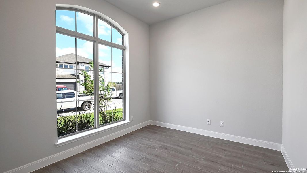 Spacious, unfurnished interior of a new home in Meadows Of Mill Creek 50', Seguin (Image 18).