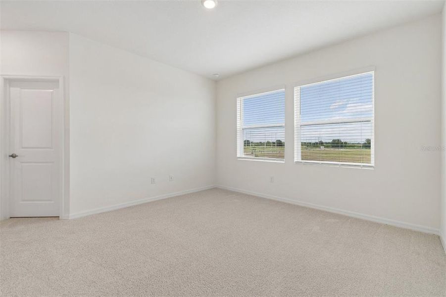 Spacious, unfurnished interior of a new home in Waterset Townhomes, Apollo Beach (Image 28).