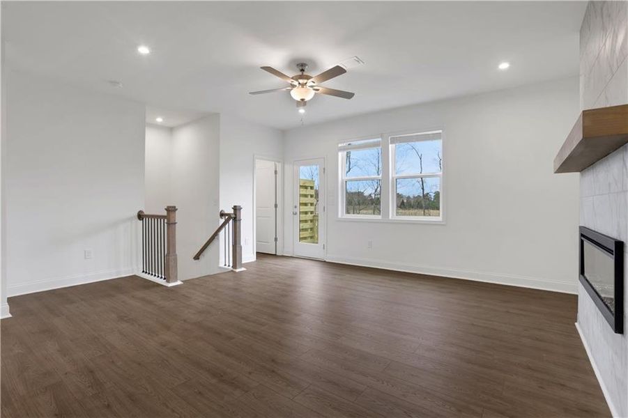 Spacious, unfurnished interior of a new home in Towne Village at Suwanee Dam, Sugar Hill (Image 18). Spacious, unfurnished interior of a new home in Towne Village at Suwanee Dam, Sugar Hill (Image 18).