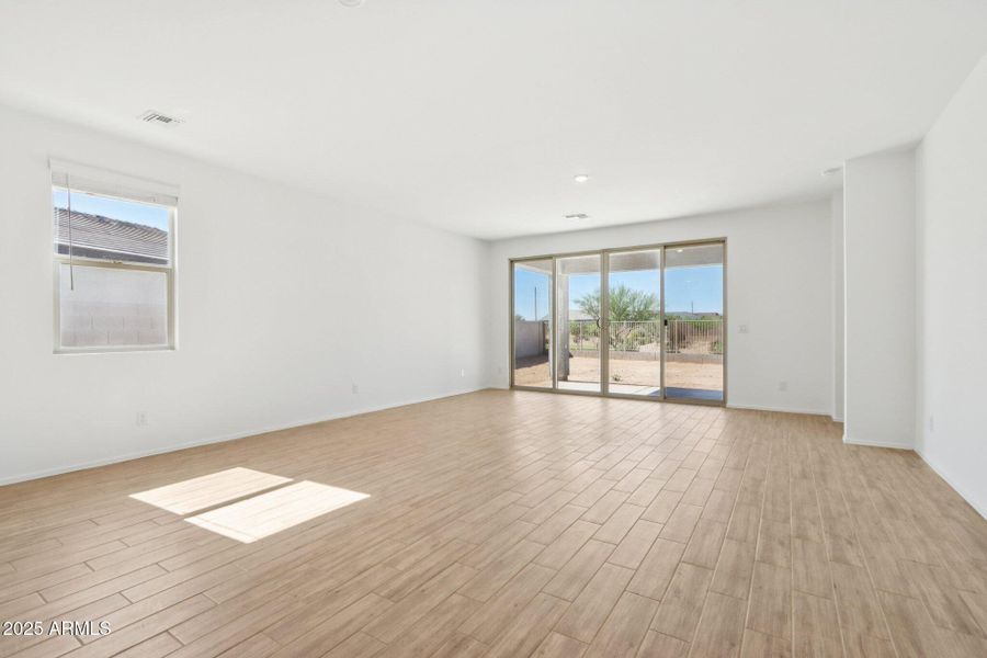 6-web-or-mls-N Eva Ln-S2510-006 6-web-or-mls-N Eva Ln-S2510-006