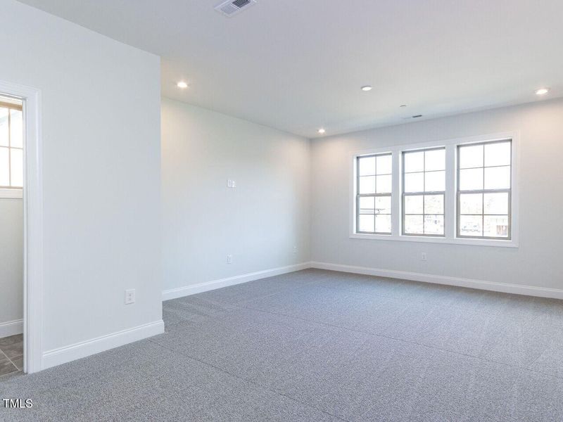 026-1280x960-bonus-room