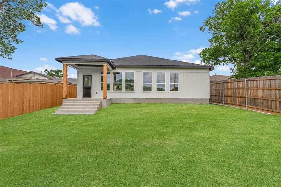 Exterior details and patio area of a home in , Fort Worth (Image 4).