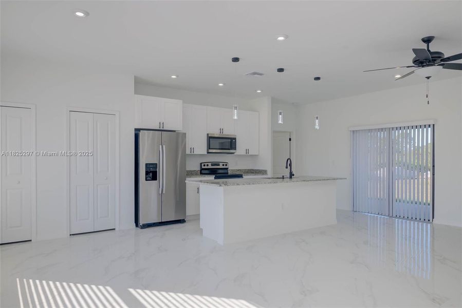 Spacious, unfurnished interior of a new home in , Alva (Image 19).