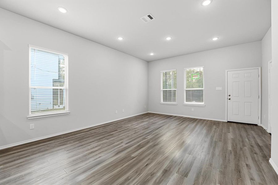Spacious, unfurnished interior of a new home in , Montgomery (Image 20).