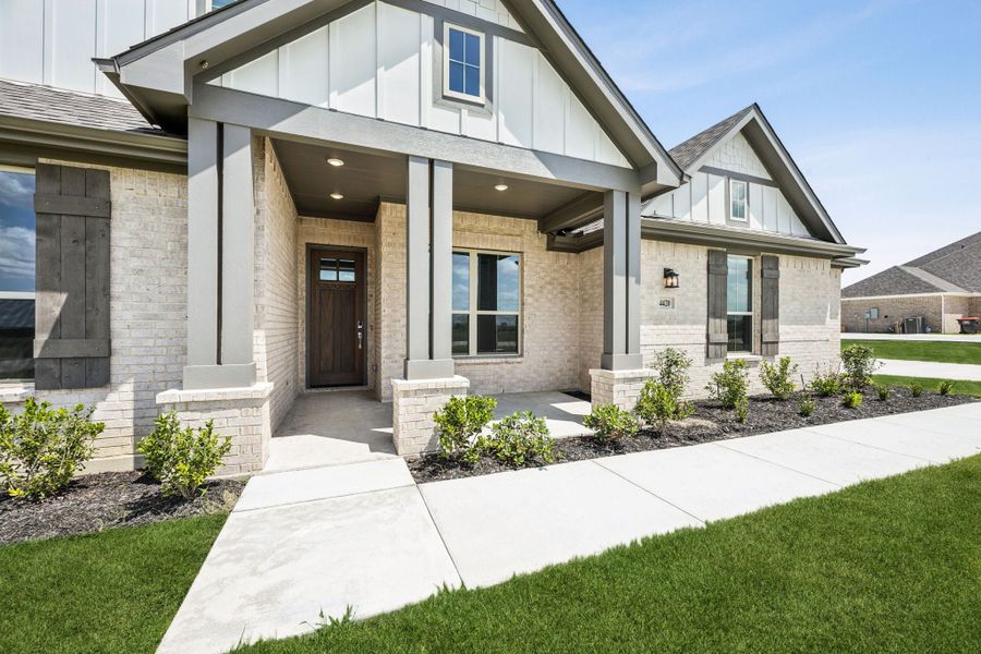 Representative exterior details of a home built from the Verona by Centre Living Homes in Ellis Ranch Estates, Waxahachie (Image 3). Representative exterior details of a home built from the Verona by Centre Living Homes in Ellis Ranch Estates, Waxahachie (Image 3).