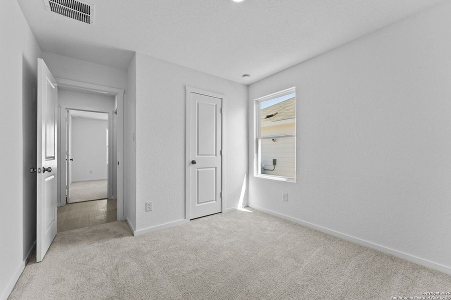 Spacious, unfurnished interior of a new home in Torian Village: Watermill Collection, San Antonio (Image 17).