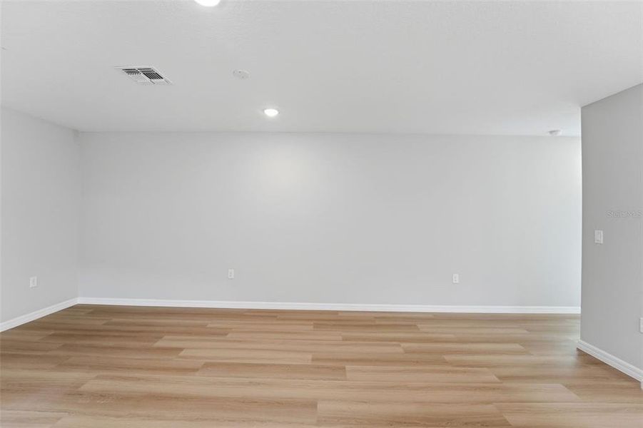 Spacious, unfurnished interior of a new home in , Eustis (Image 13).