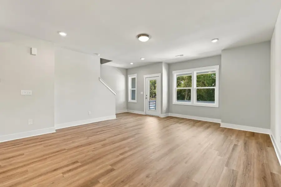 Spacious, unfurnished interior of a new home in Allen Park, Raleigh (Image 18).