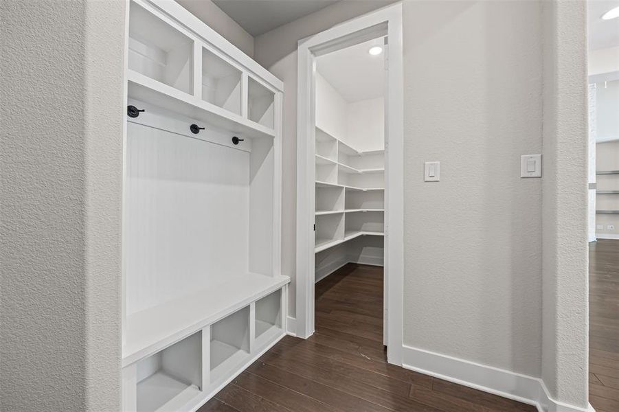 Spacious, unfurnished interior of a new home in Waterfall Ranch - 1 Acre Lots, Waxahachie (Image 14). Spacious, unfurnished interior of a new home in Waterfall Ranch - 1 Acre Lots, Waxahachie (Image 14).