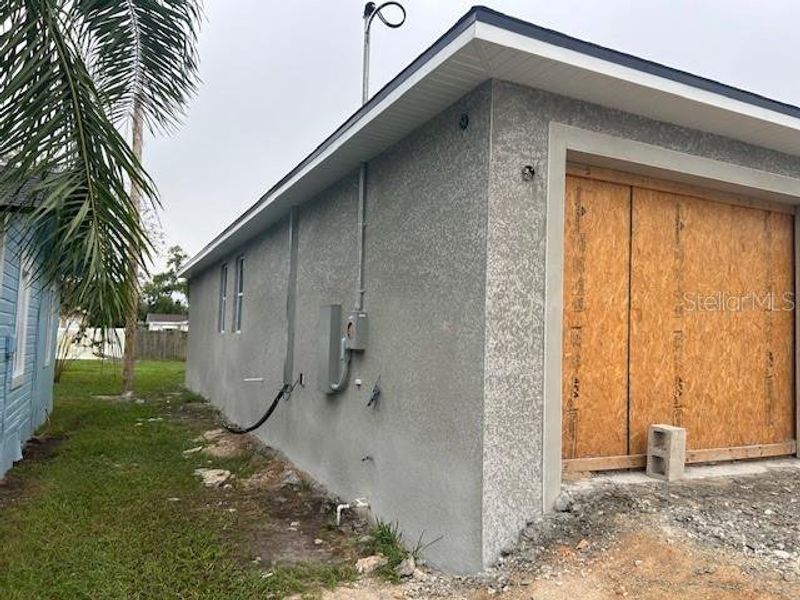Exterior details and patio area of a home in , Lakeland (Image 3).