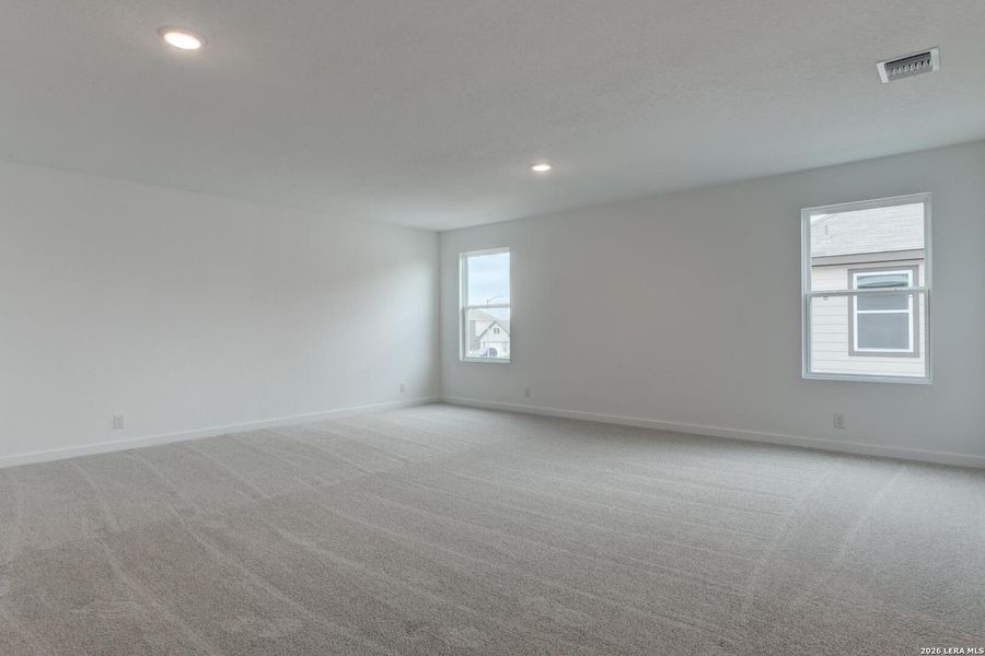 Spacious, unfurnished interior of a new home in Saddlebrook Ranch, Schertz (Image 14).
