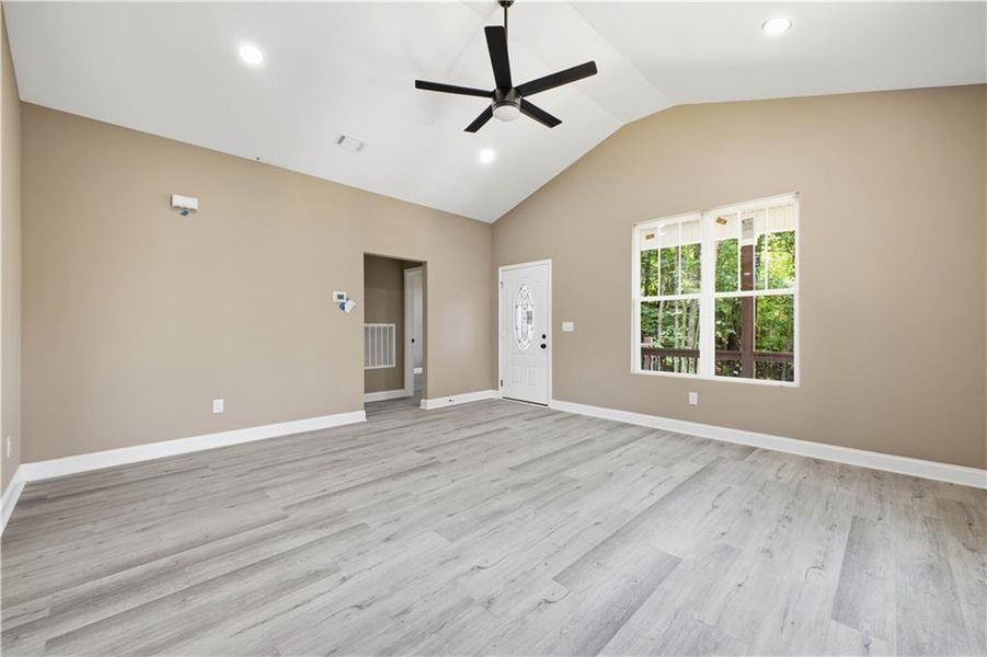 Spacious, unfurnished interior of a new home in , Calhoun (Image 18).