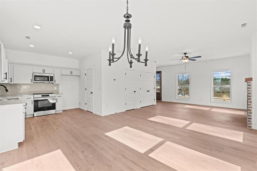Spacious, unfurnished interior of a new home in , Carrollton (Image 22).