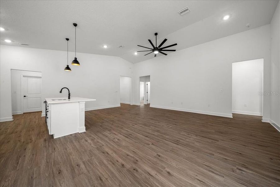 Spacious, unfurnished interior of a new home in , Spring Hill (Image 24).