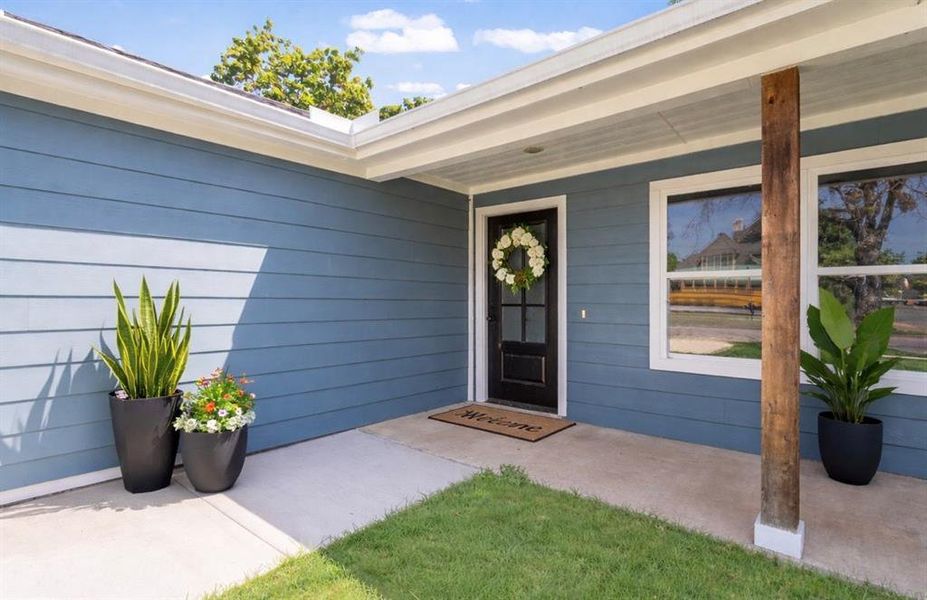 Exterior details and patio area of a home in , Sherman (Image 22).
