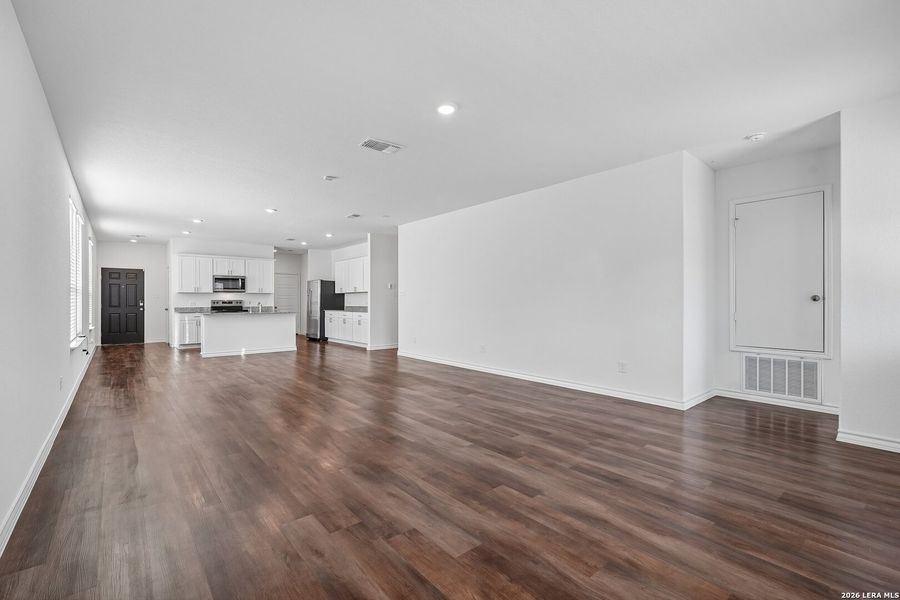 Spacious, unfurnished interior of a new home in Dove Song, Marion (Image 28).