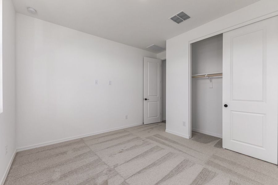 Spacious, unfurnished interior of a new home in Tyler Ranch, Buckeye (Image 14).