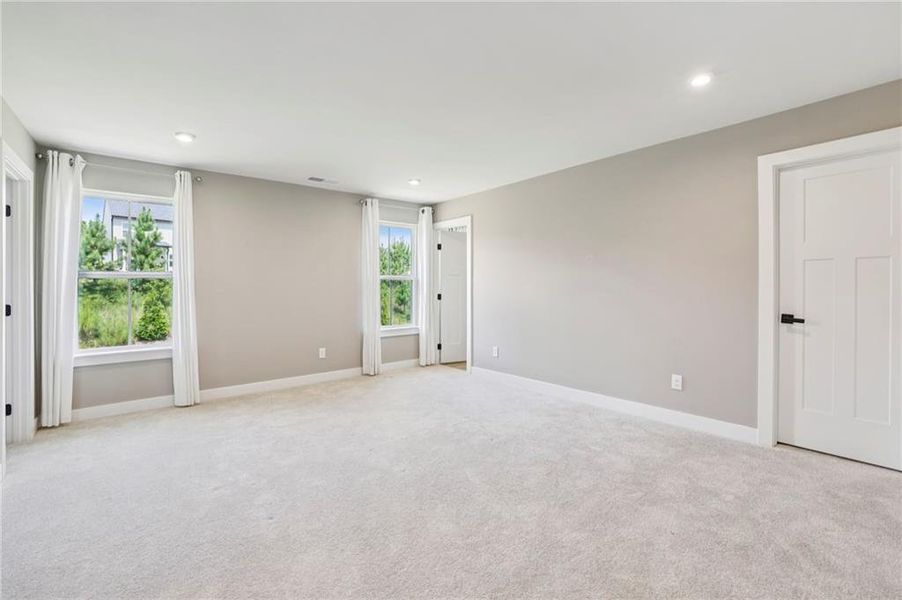 Spacious, unfurnished interior of a new home in , Hoschton (Image 11).